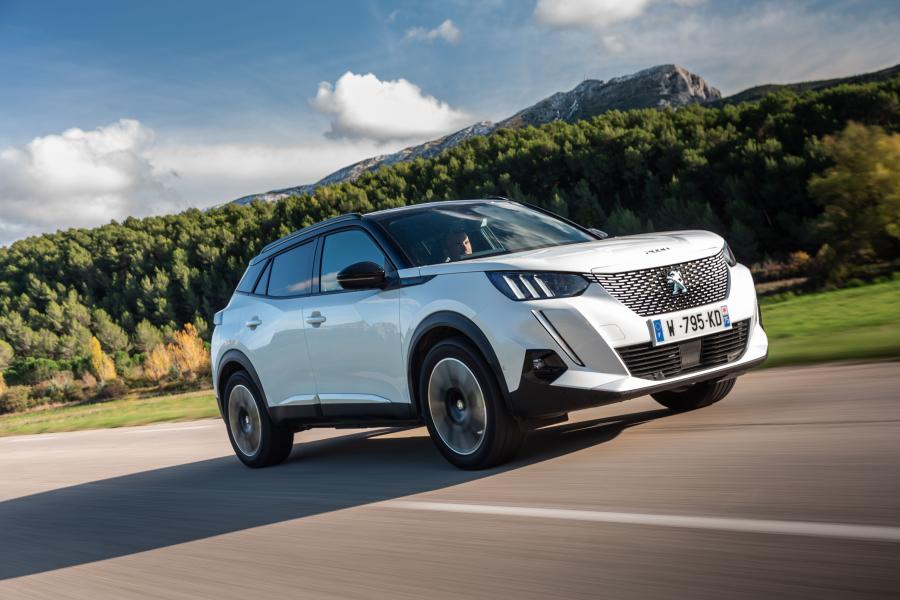  Peugeot e-2008 GT (Digital White) 2019 года  (WW) (фото 4 из 119)